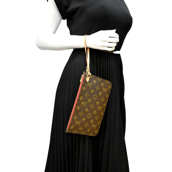 LOUIS VUITTON Neverfull Monogram Canvas Pochette Wristlet Pouch Brown