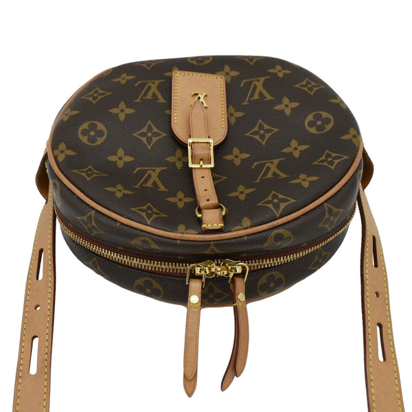 LOUIS VUITTON Boite Chapeau Souple  Monogram Canvas Shoulder Bag Brown up look