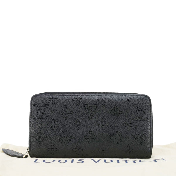 LOUIS VUITTON Mahina Leather Zippy Wallet Galet Black