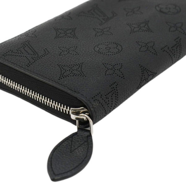 LOUIS VUITTON Mahina Leather Zippy Wallet Galet Black