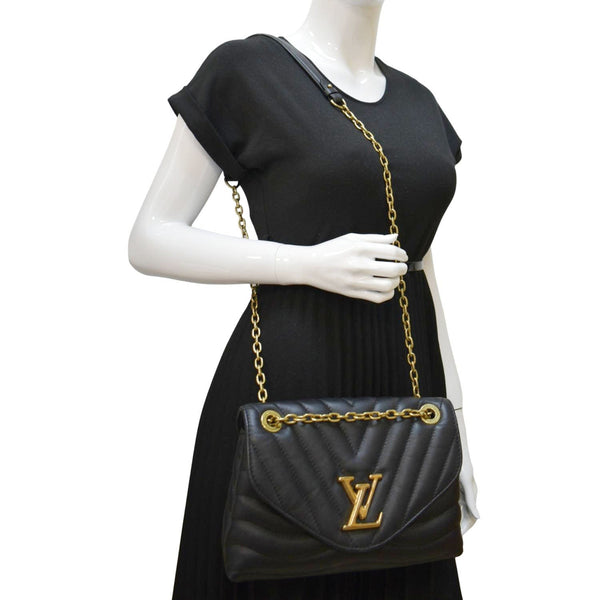 LOUIS VUITTON New Wave Chain MM Calfskin Leather Shoulder Bag Black