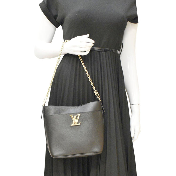 LOUIS VUITTON Lock and Walk Lockme Leather Bucket Shoulder Bag Black