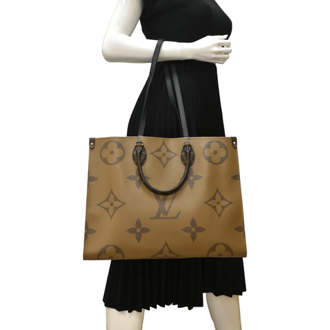 LOUIS VUITTON Onthego GM Giant Monogram Canvas Tote Shoulder Bag Brown