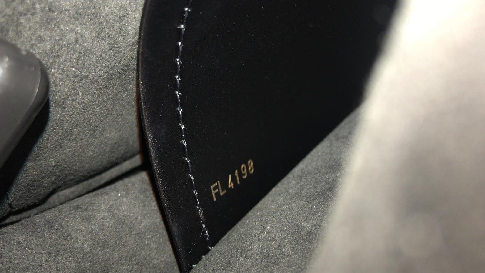 Louis Vuitton Vernis Louise Chain GM - Black Shoulder Bags, Handbags -  LOU808086