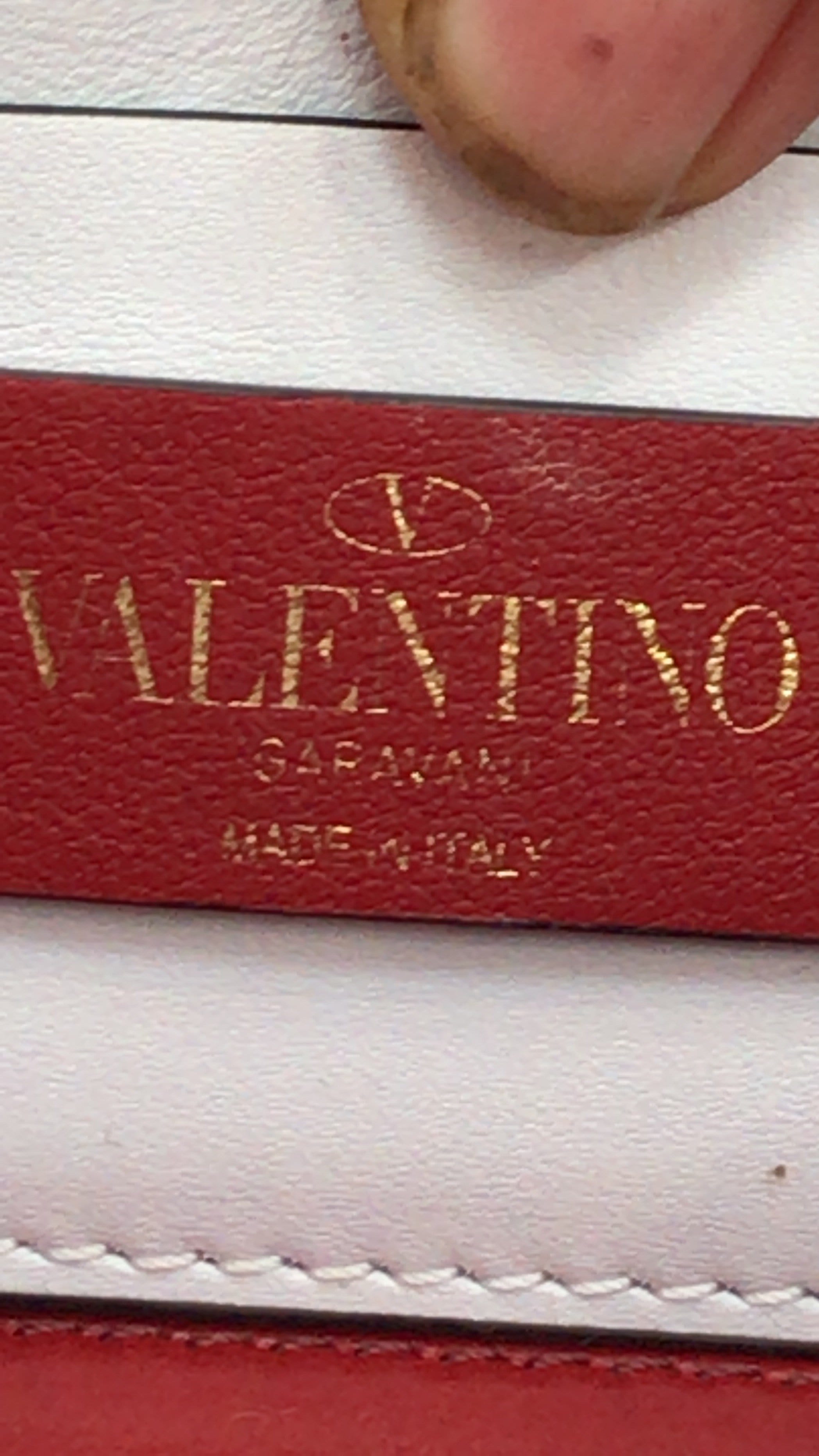 Tote vltn leather crossbody bag Valentino Garavani Red in Leather - 21844569