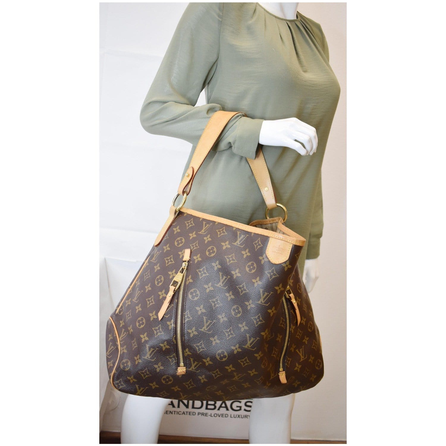 Good morning to a stunning LV Louise bag! #lv #louisvuitton #bags