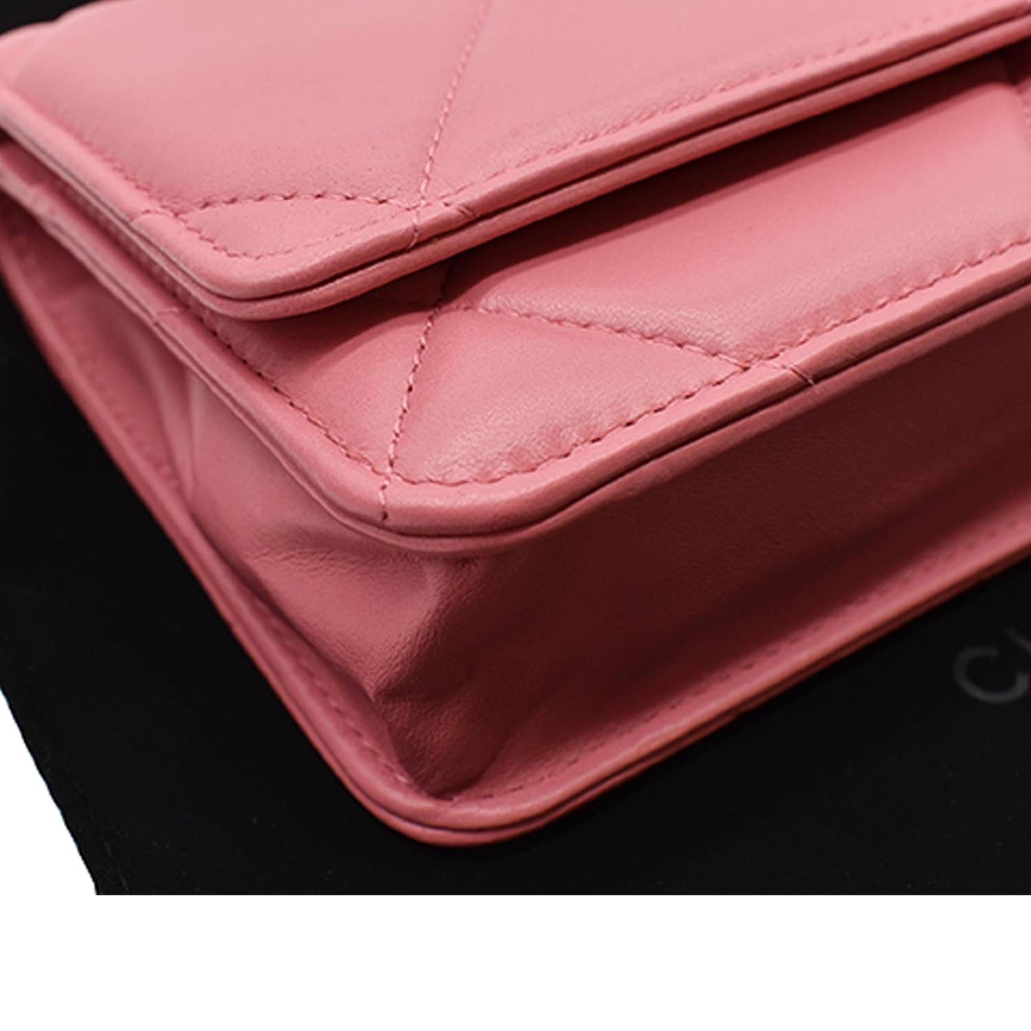 Chanel 19 leather card wallet Chanel Pink in Leather - 22285790