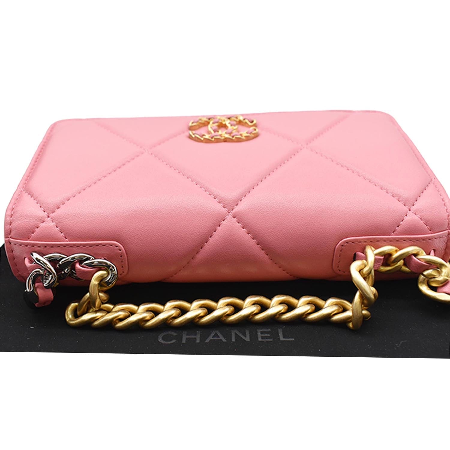 Chanel Pink 19 Mini Pouch On Chain Leather ref.941933 - Joli Closet