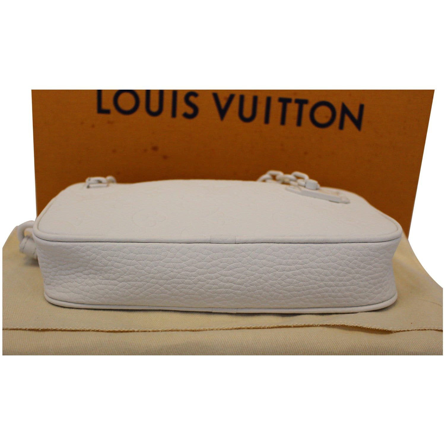 LOUIS VUITTON Monogram Pochette Volga Clutch Bag M44482 LV Auth 32105a  Cloth ref.680170 - Joli Closet