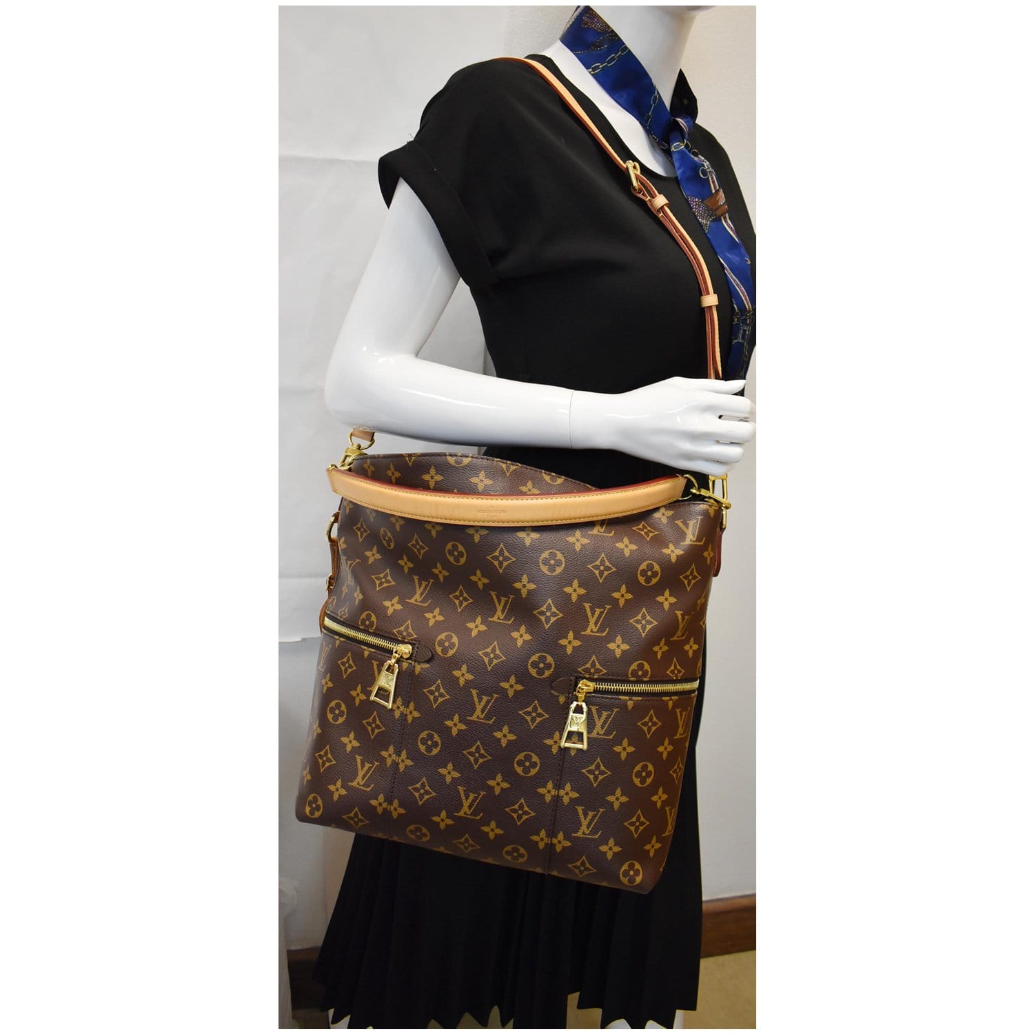 Louis Vuitton Melie Monogram Canvas Shoulder Bag $2195.95 (excellent  condition)