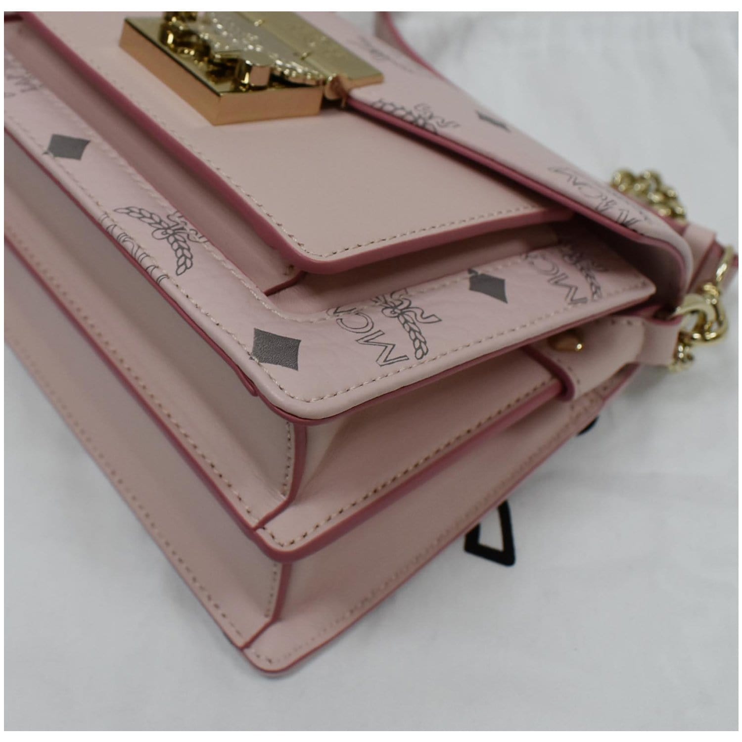 $950 MCM Patricia Visetos crossbody pink Leather Bag MWSAAPA09QH001