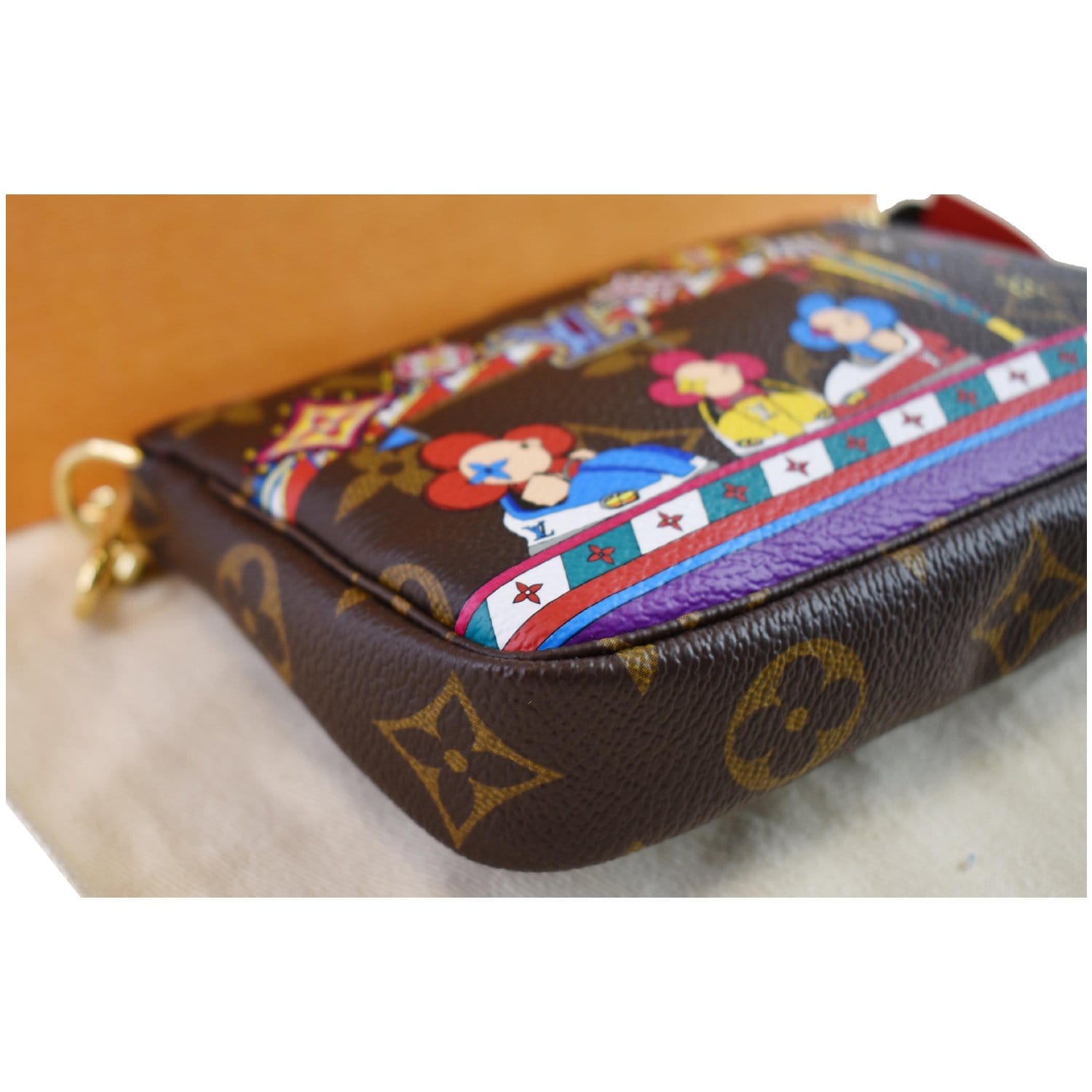 Louis Vuitton 2014 Pre-owned Christmas Animation Mini Pochette Accessories - Brown
