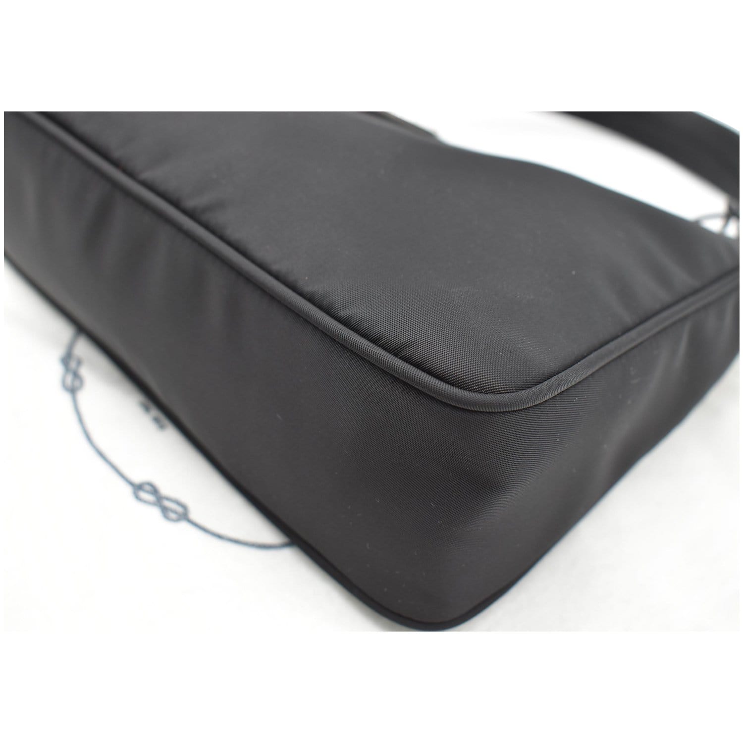 Prada Re-Edition 2000 Black Nylon Mini Bag ○ Labellov ○ Buy and Sell  Authentic Luxury