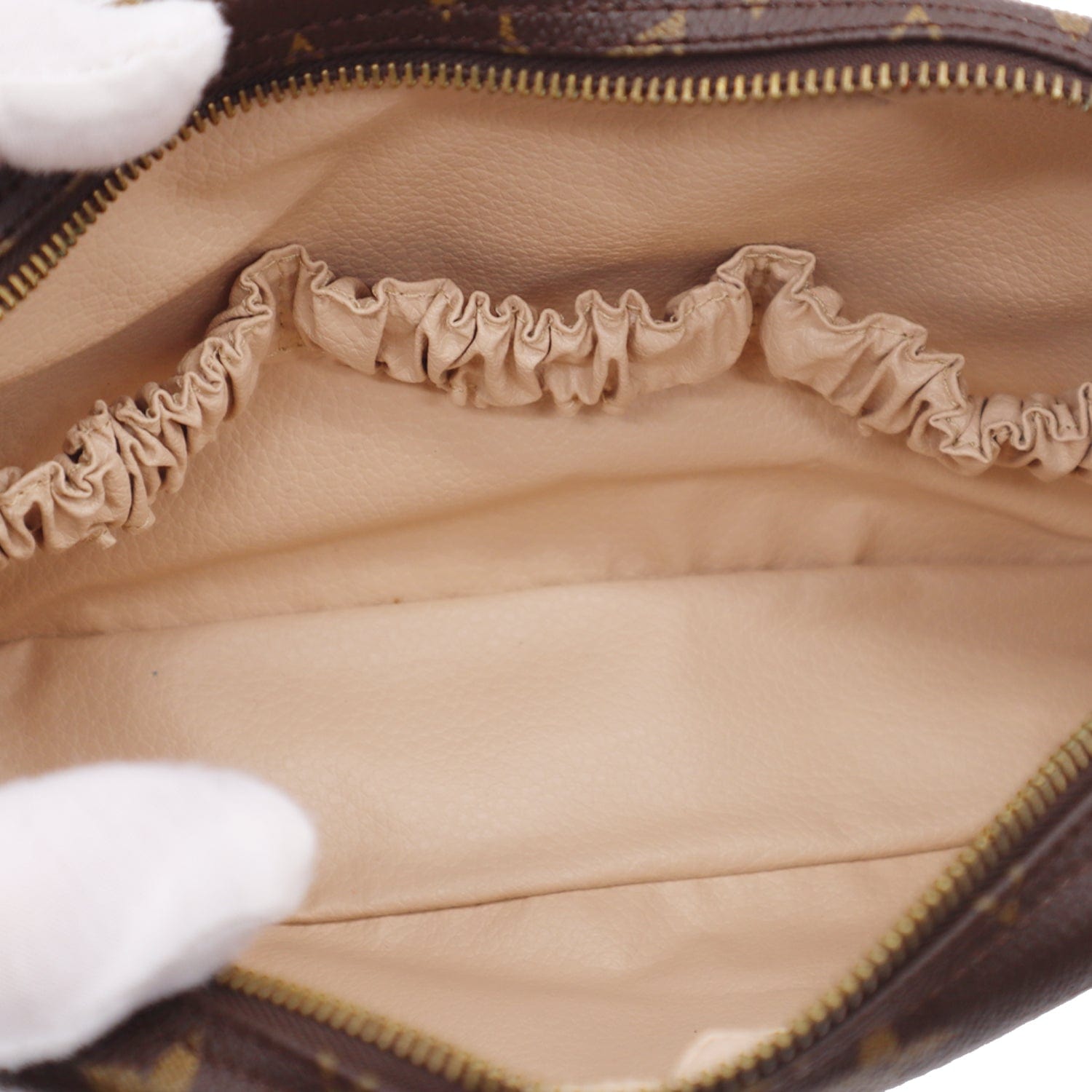 Trousse de toilette leather vanity case Louis Vuitton Brown in Leather -  37368711