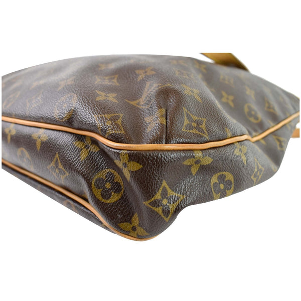 Louis Vuitton Odeon GM Monogram Canvas Shoulder Bag - leather corner