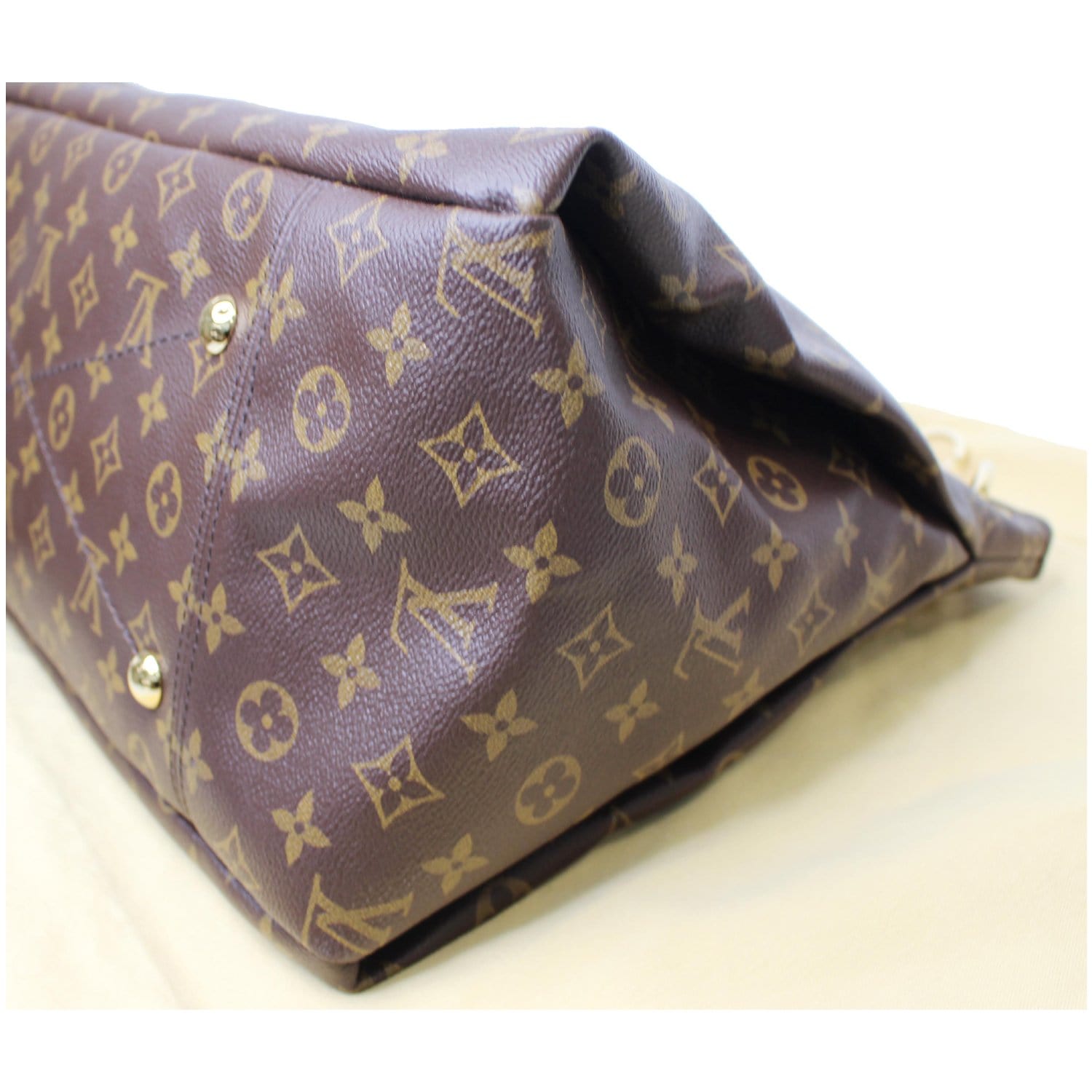 Artsy handbag Louis Vuitton Brown in Synthetic - 37291381