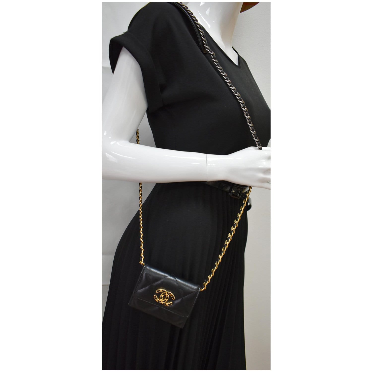 CHANEL Wallet on Chain Bag - Buy or Sell your Designer Wallets