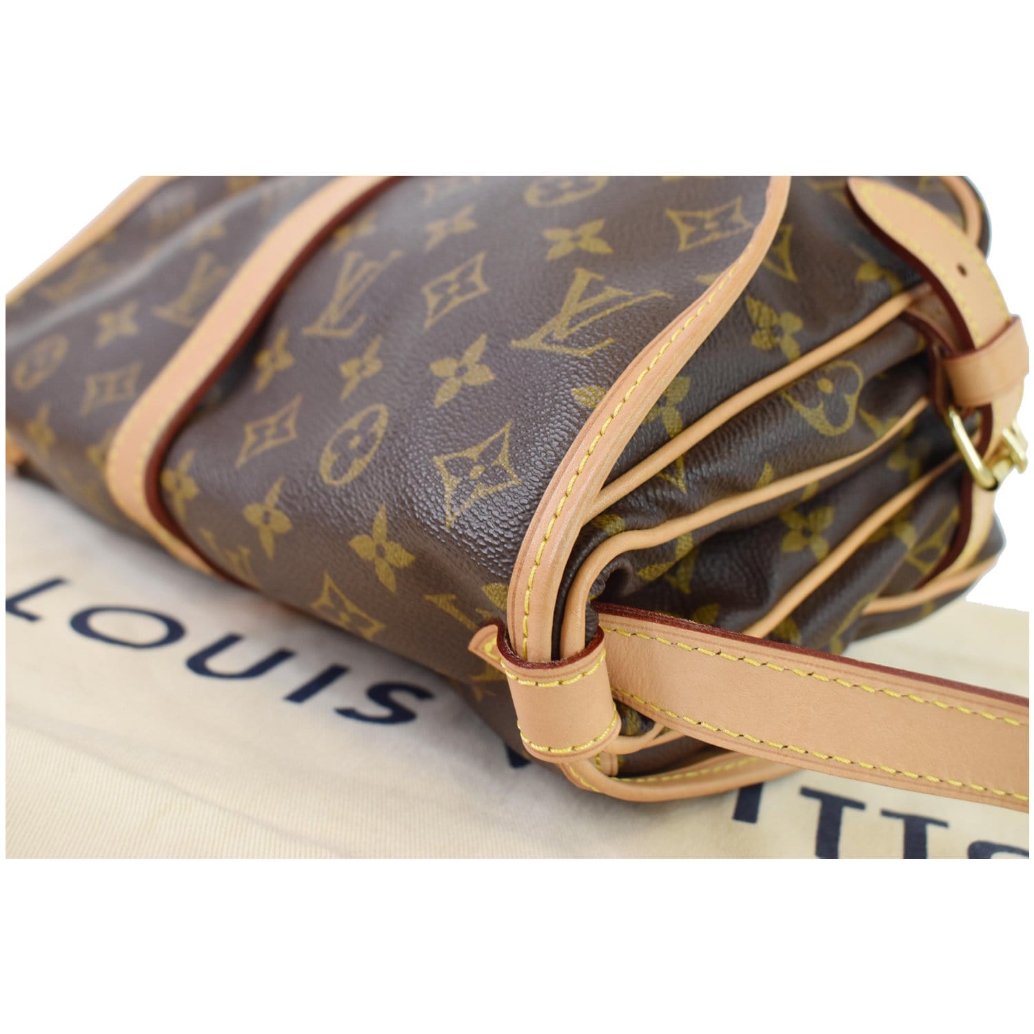 Saumur bag Louis Vuitton Brown in Cotton - 32273628