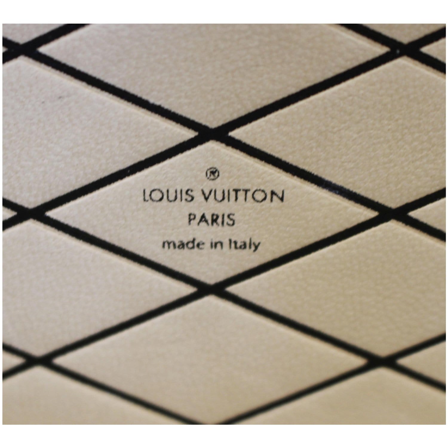 Louis Vuitton Epi Petite Malle (SHG-33606) – LuxeDH