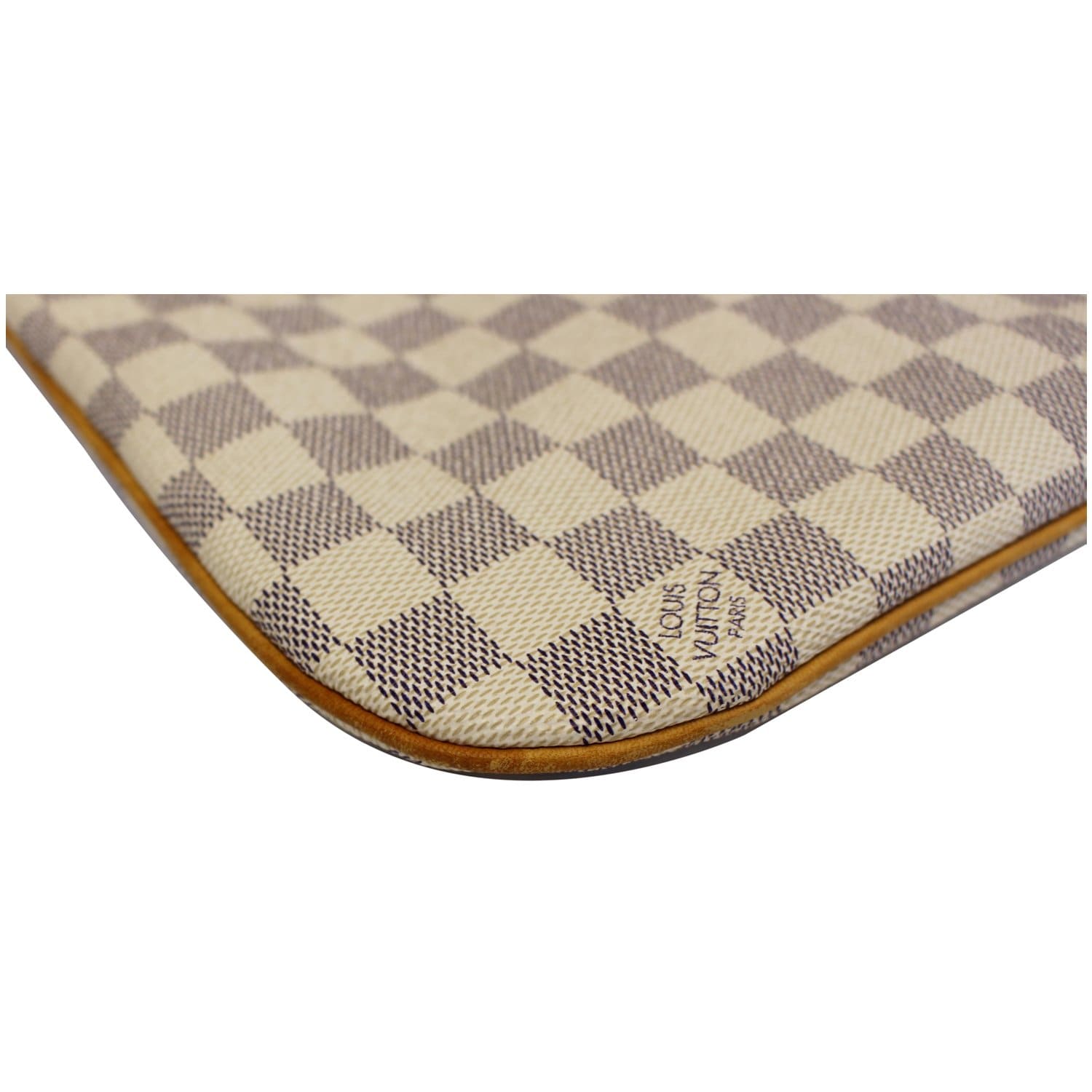 White Louis Vuitton Damier Azur Bosphore Pochette Crossbody Bag – Designer  Revival