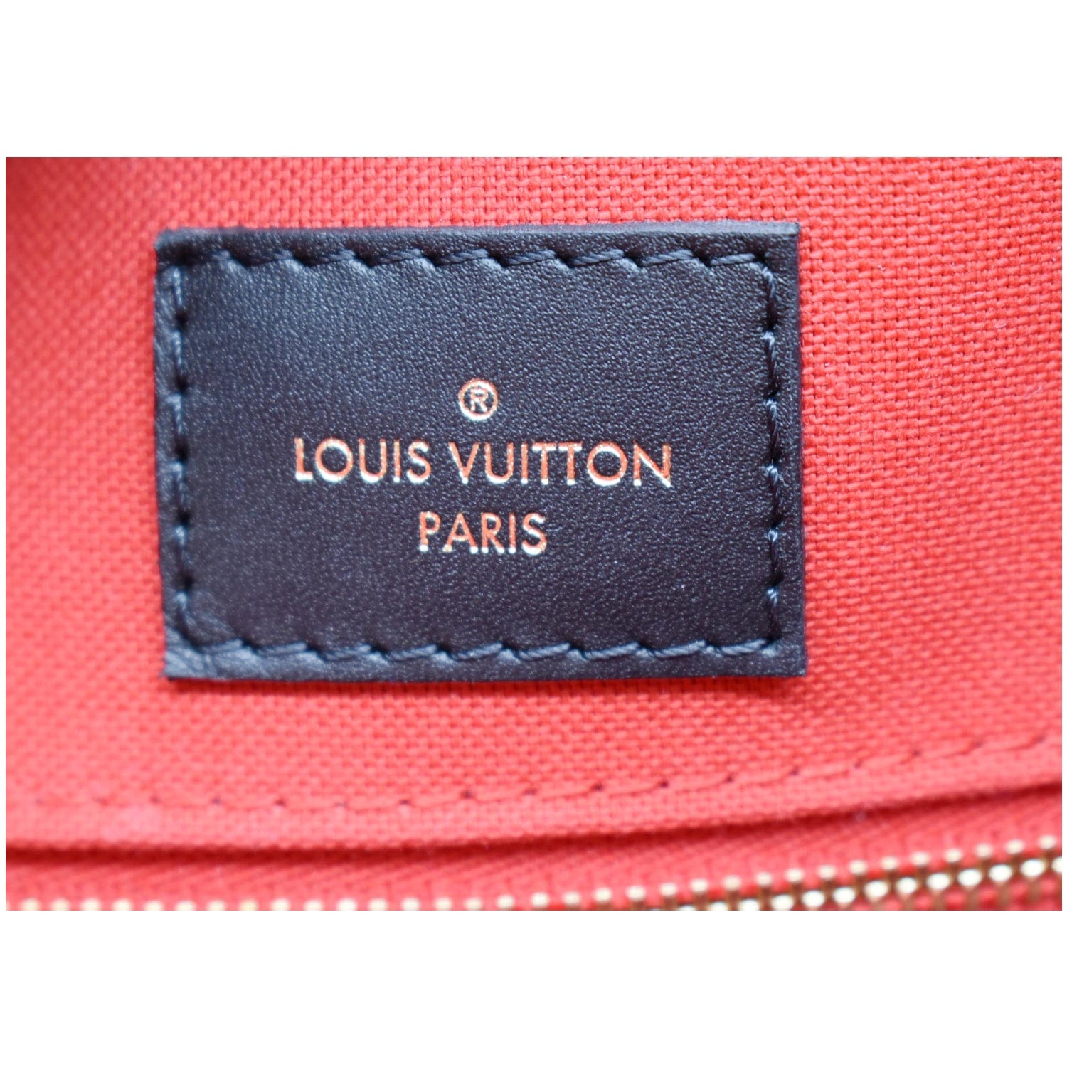 Consigment Store on Instagram: ❌VENDIDA❌ Deal of the Day ❤️ L O U I S V U  I T T O N Victoire Monogram Canvas and Red Leather Shoulder/Crossbody Bag  🤩 Condición 9.5/10 Incluye Dustbag Original 📧