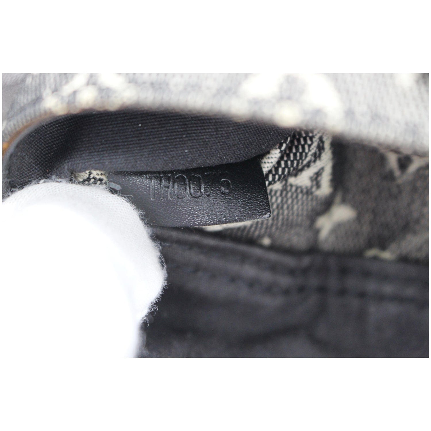 Cloth mini bag Louis Vuitton Black in Cloth - 24519076