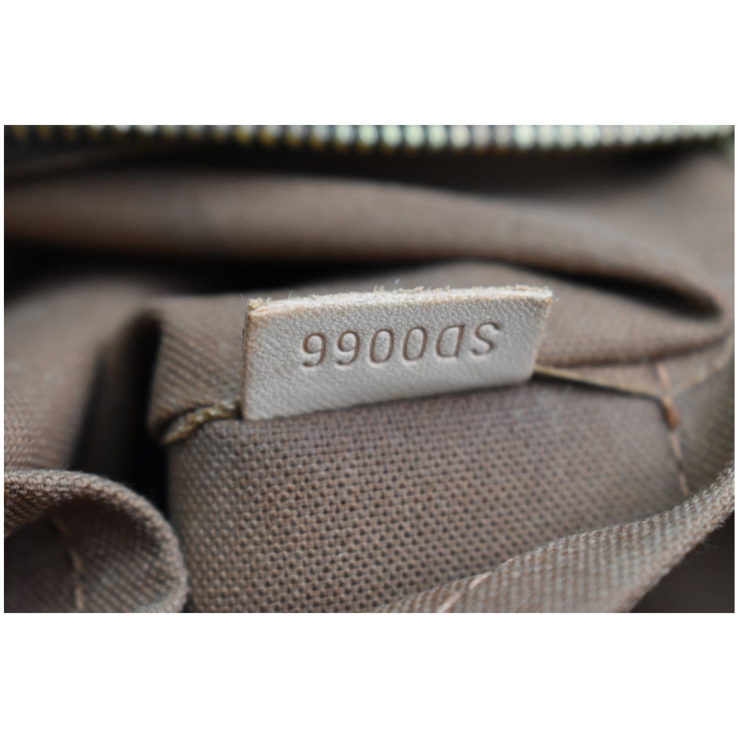 Louis Vuitton Monogram Lockit Vertical Dome Bag 831lv51