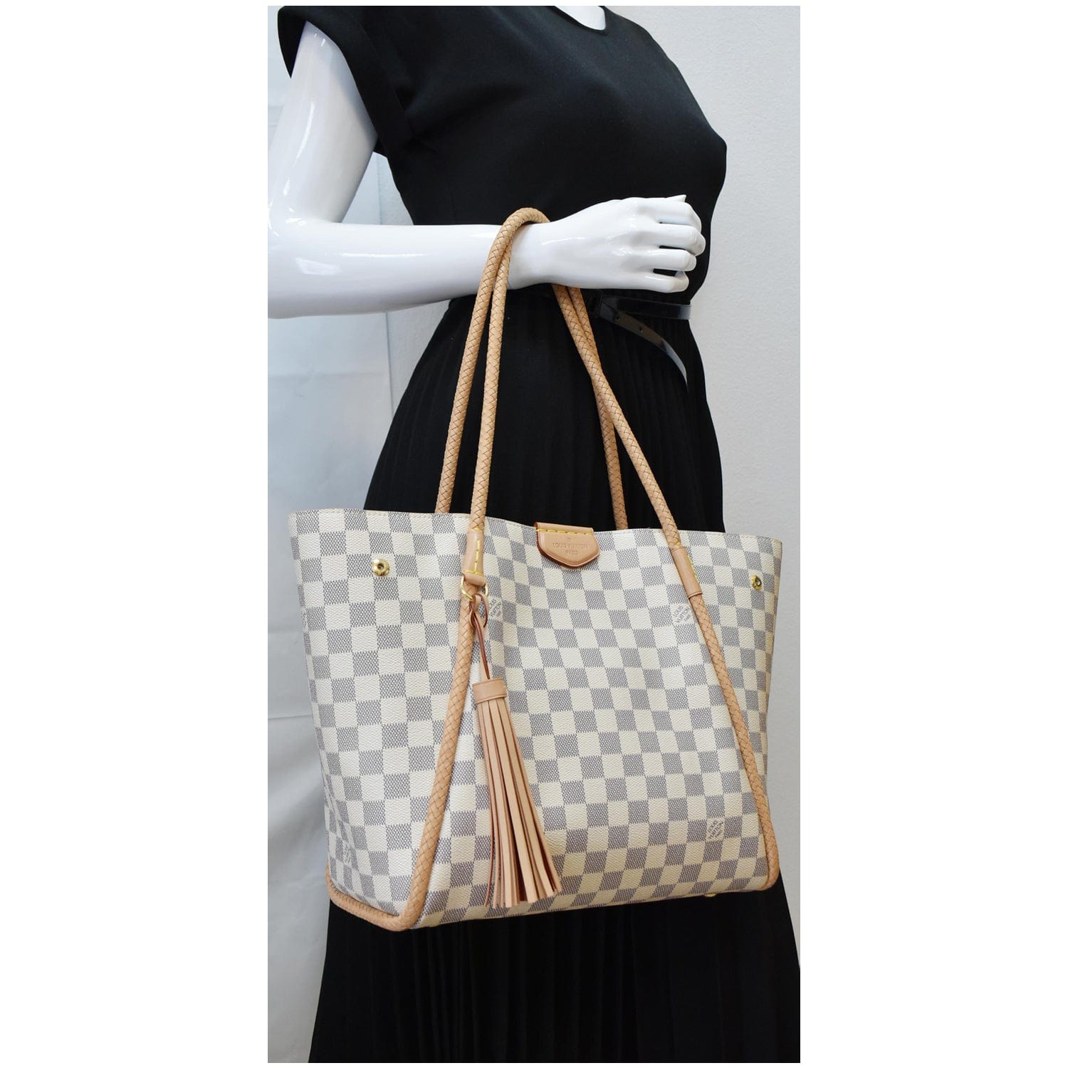 Selling my Propriano Damier Azur Louis Vuitton White Canvas Tote