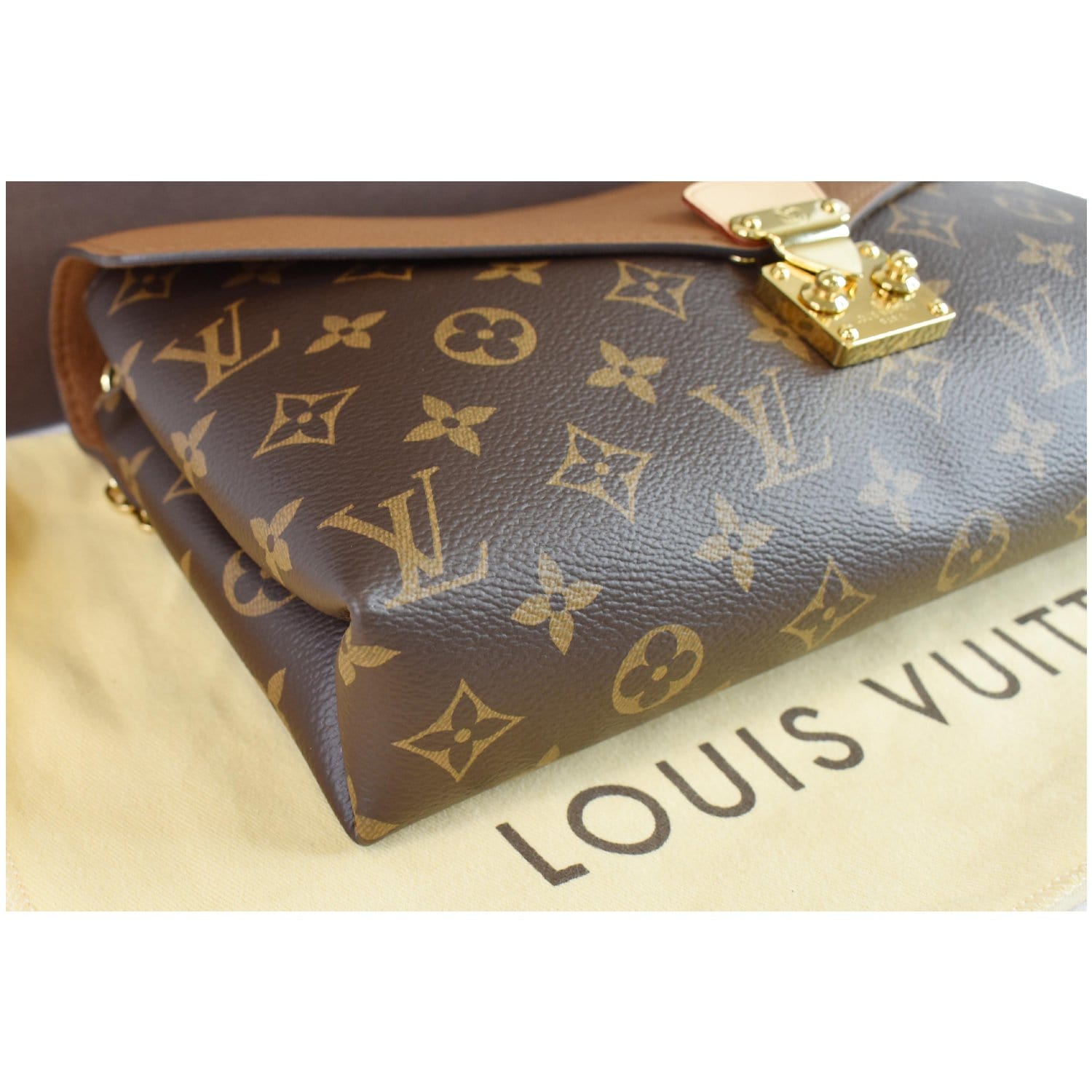 Louis Vuitton Monogram Canvas Pallas Chain Shoulder Bag (SHF-6axUqc) –  LuxeDH