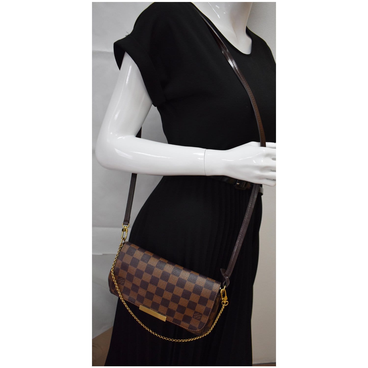 Authentic LOUIS VUITTON Favorite PM Monogram 2018 Luxury Bags  Wallets  on Carousell