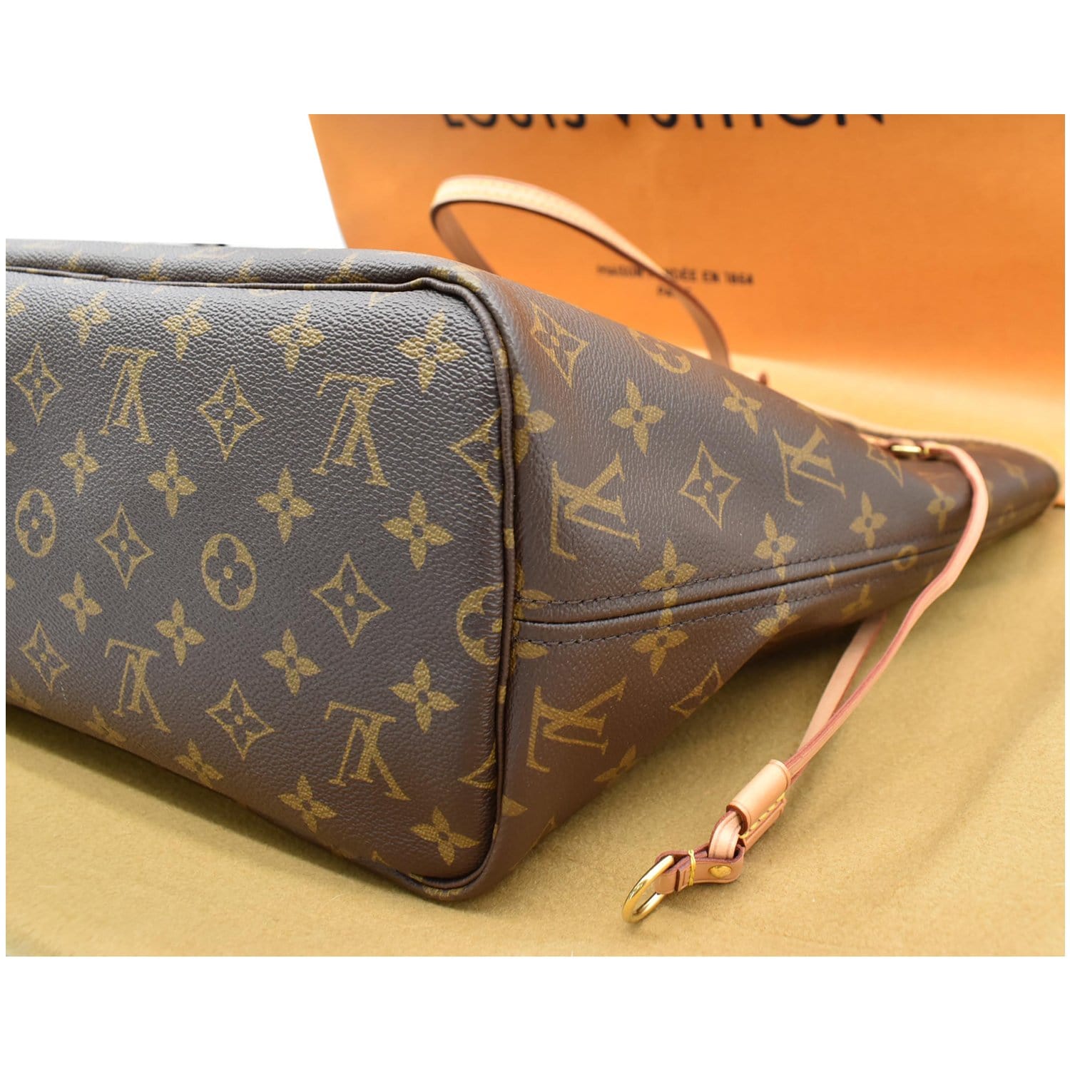 Louis Vuttion neverfull mm monogram in 2023  Louis vuitton bag neverfull, Louis  vuitton bag, Bags designer fashion