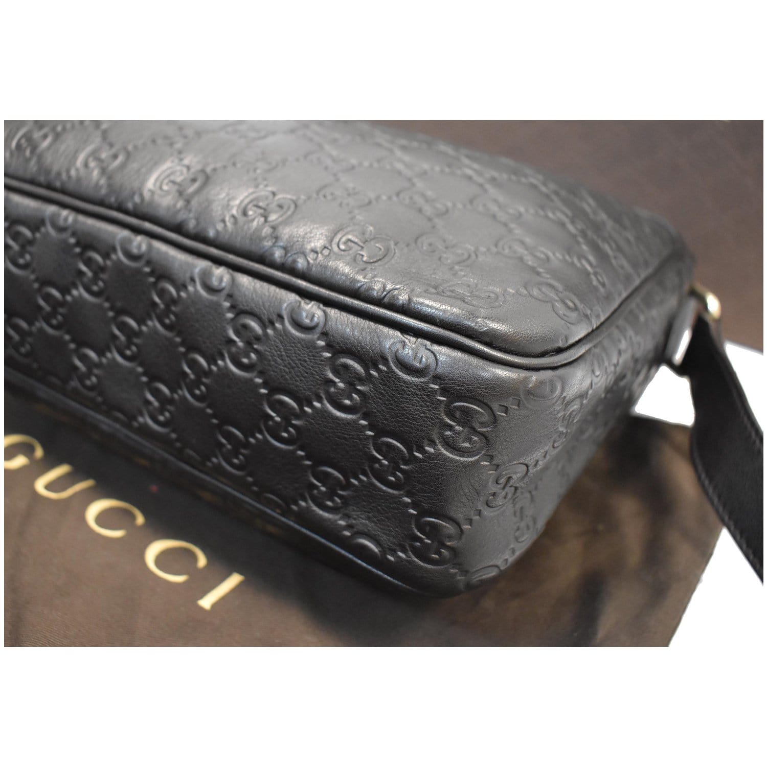 GUCCI Guccissima Signature Single Buckle Flap Messenger Bag Black 858825