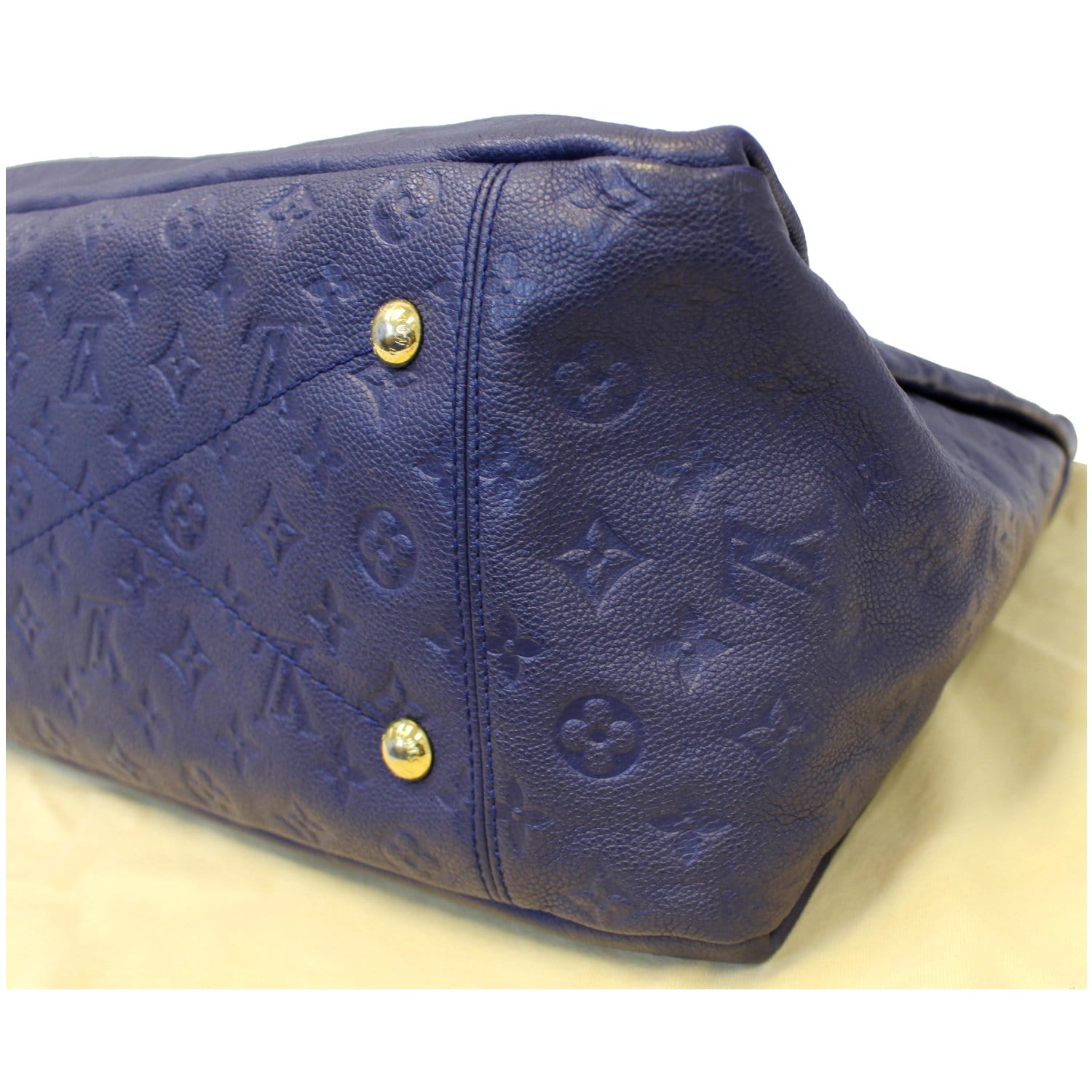 Artsy leather handbag Louis Vuitton Navy in Leather - 31744939