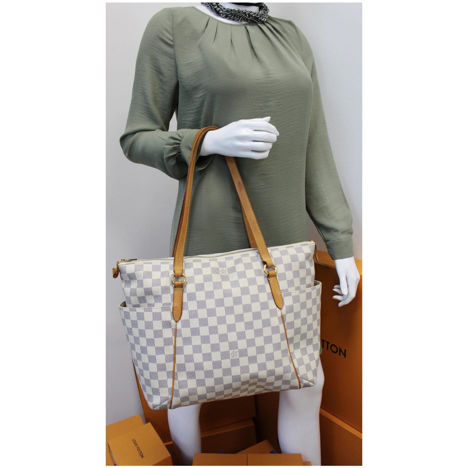 🚫SOLD🚫Louis Vuitton Amethyst Pallas Handbag  Louis vuitton, Louis vuitton  handbags outlet, Chic bags