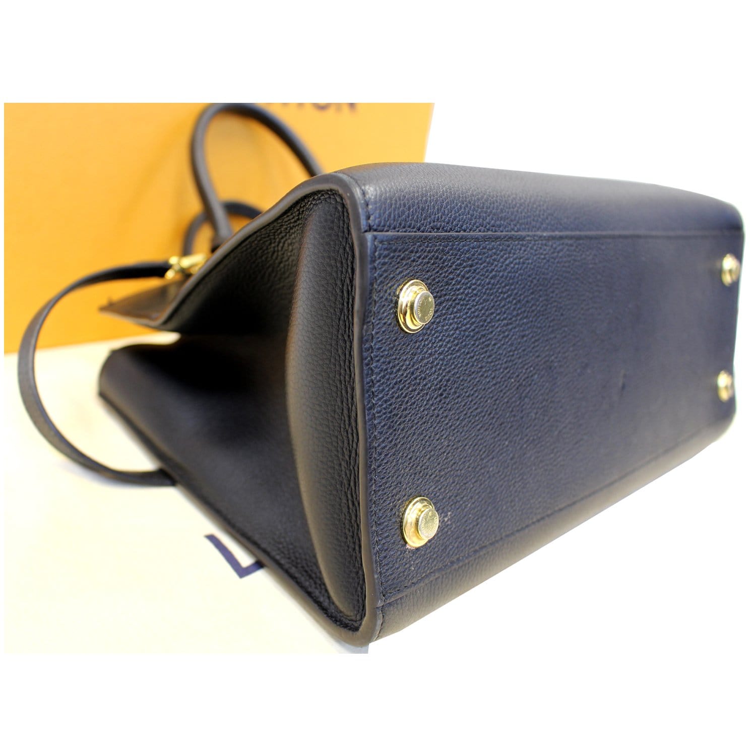Louis Vuitton Taurillon City Steamer MM w/ Strap - Black Handle Bags,  Handbags - LOU829069