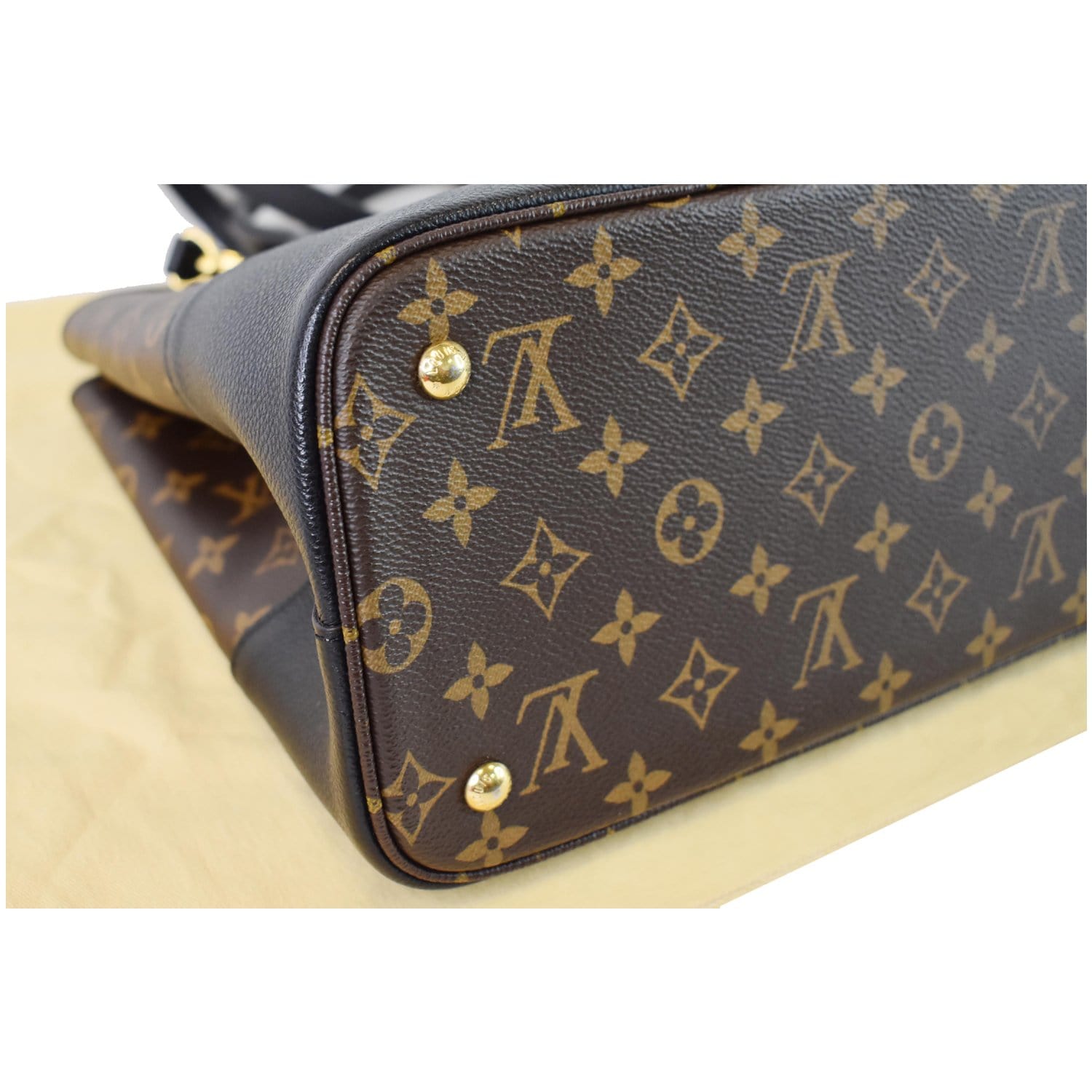 Authentic Louis Vuitton Flandrin Shoulder Bag Black / Brown Canvas Preowned  With Dust Bag for Sale in Garden City South, NY - OfferUp