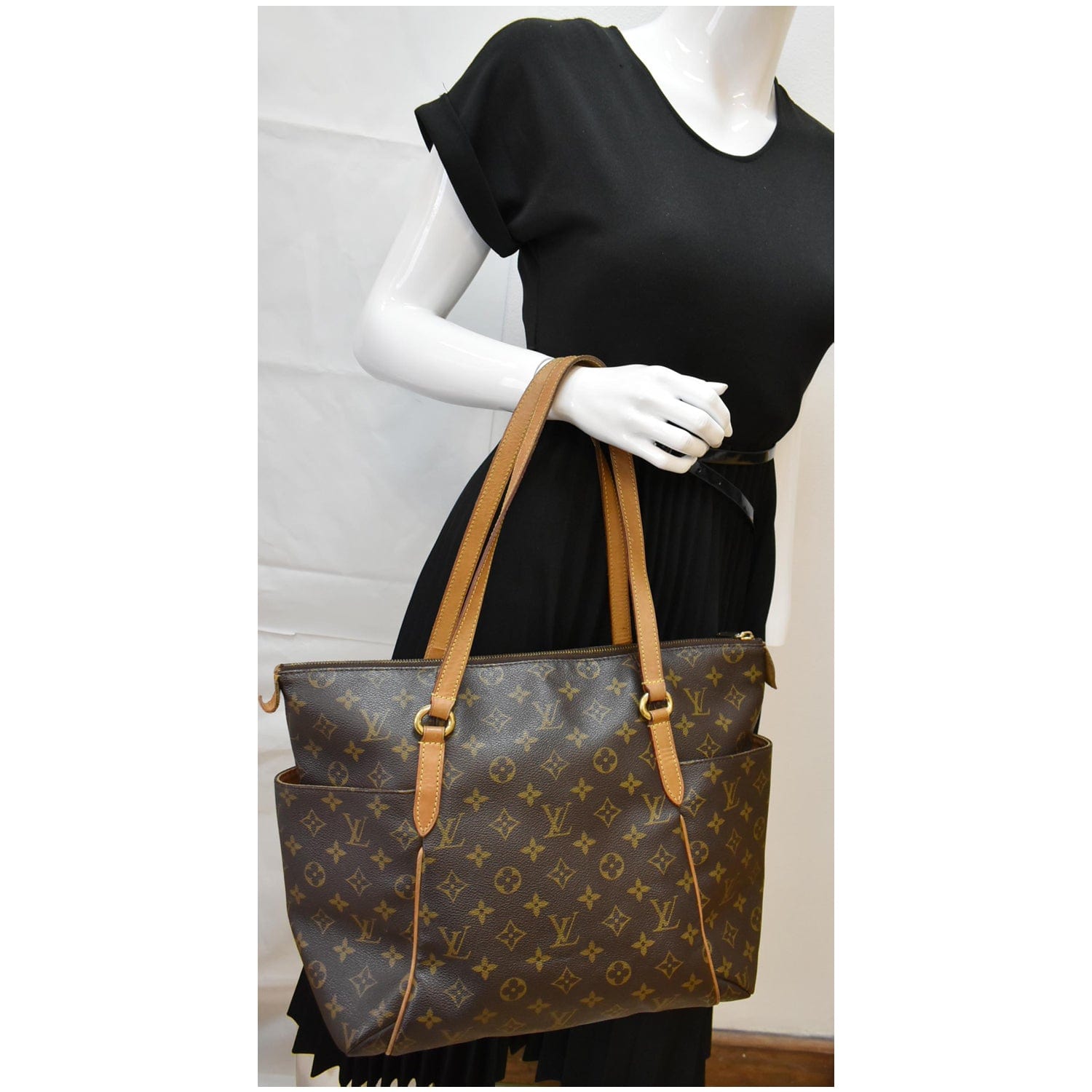 Louis Vuitton Totally Mm Shoulder Bag
