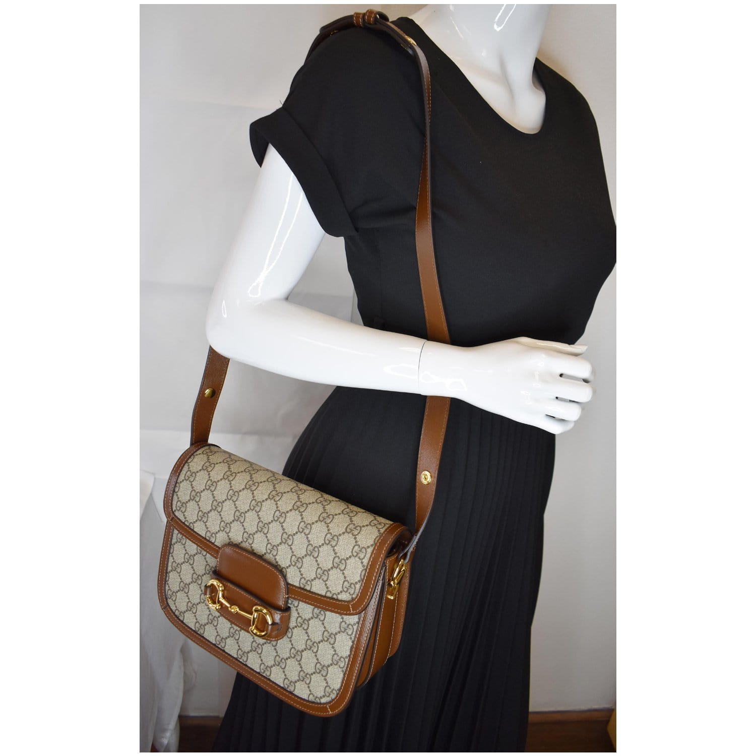 Gucci Horsebit 1955 small shoulder bag in beige and ebony Supreme