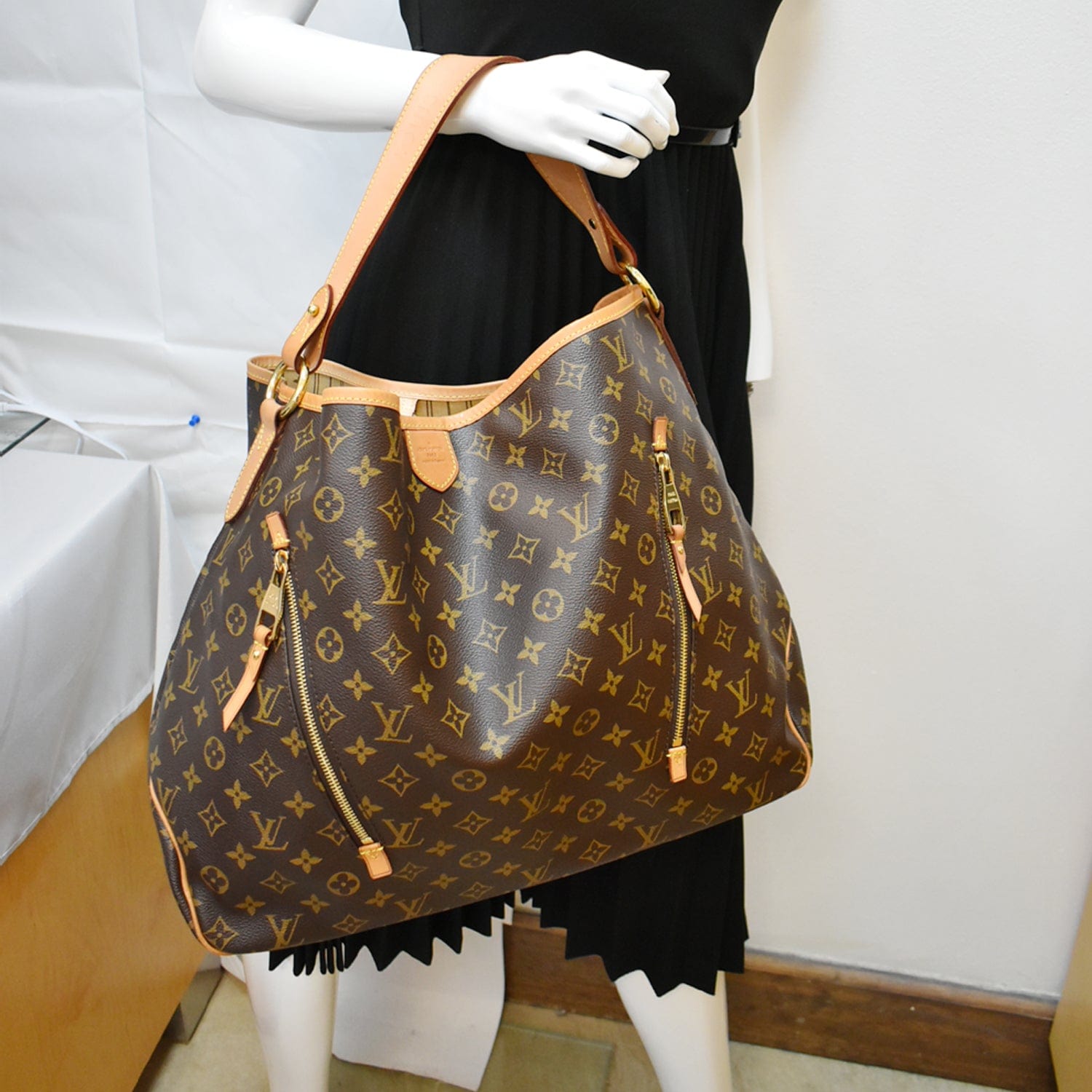 Louis Vuitton Delightful Monogram Canvas Shoulder Bag