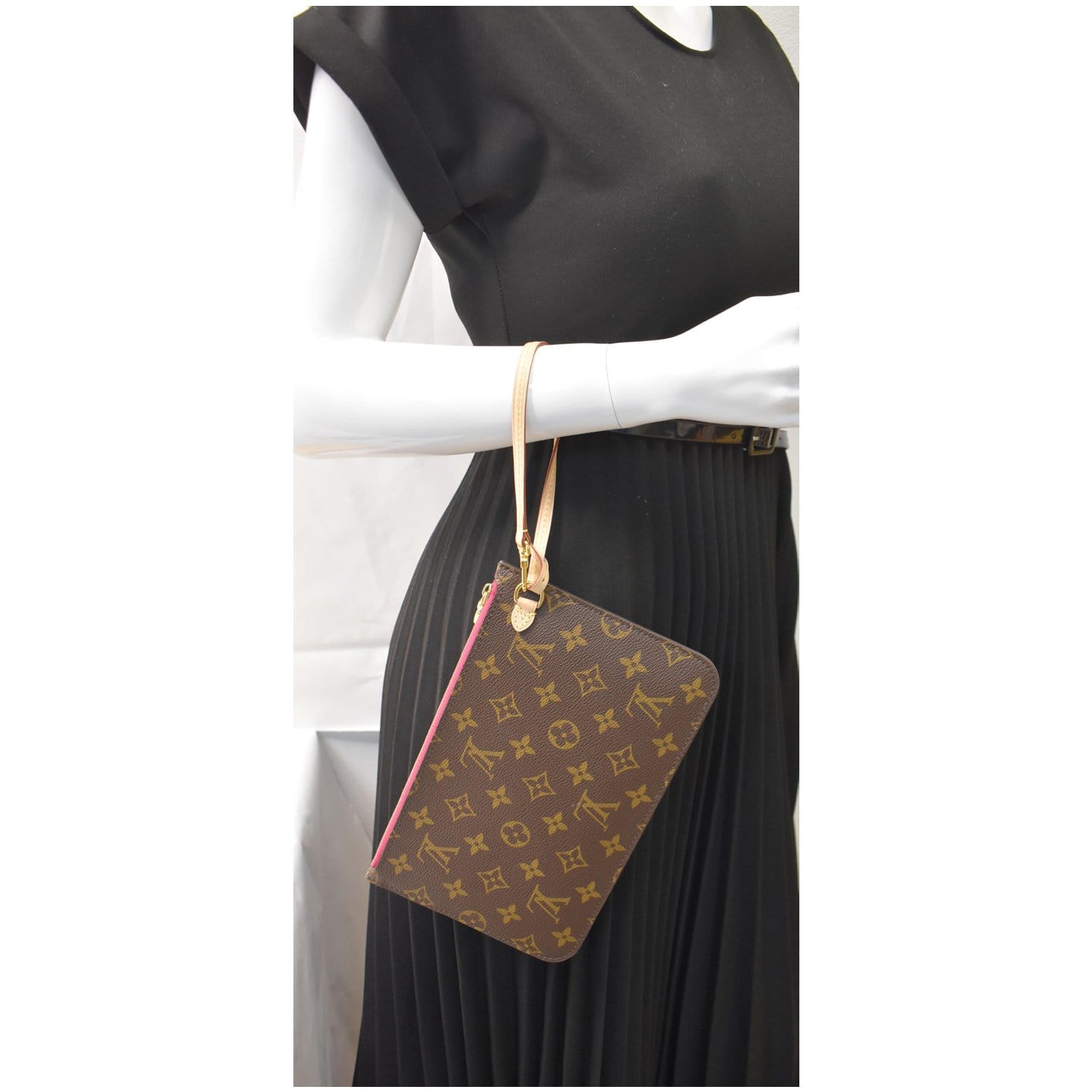 Louis Vuitton, Bags, Authentic Louis Vuitton Neverfull Gm Pouch Clutch  Brown Monogram