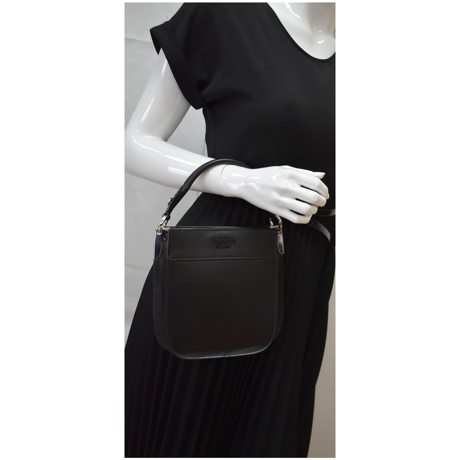 Leather bag Prada Black in Leather - 35508976