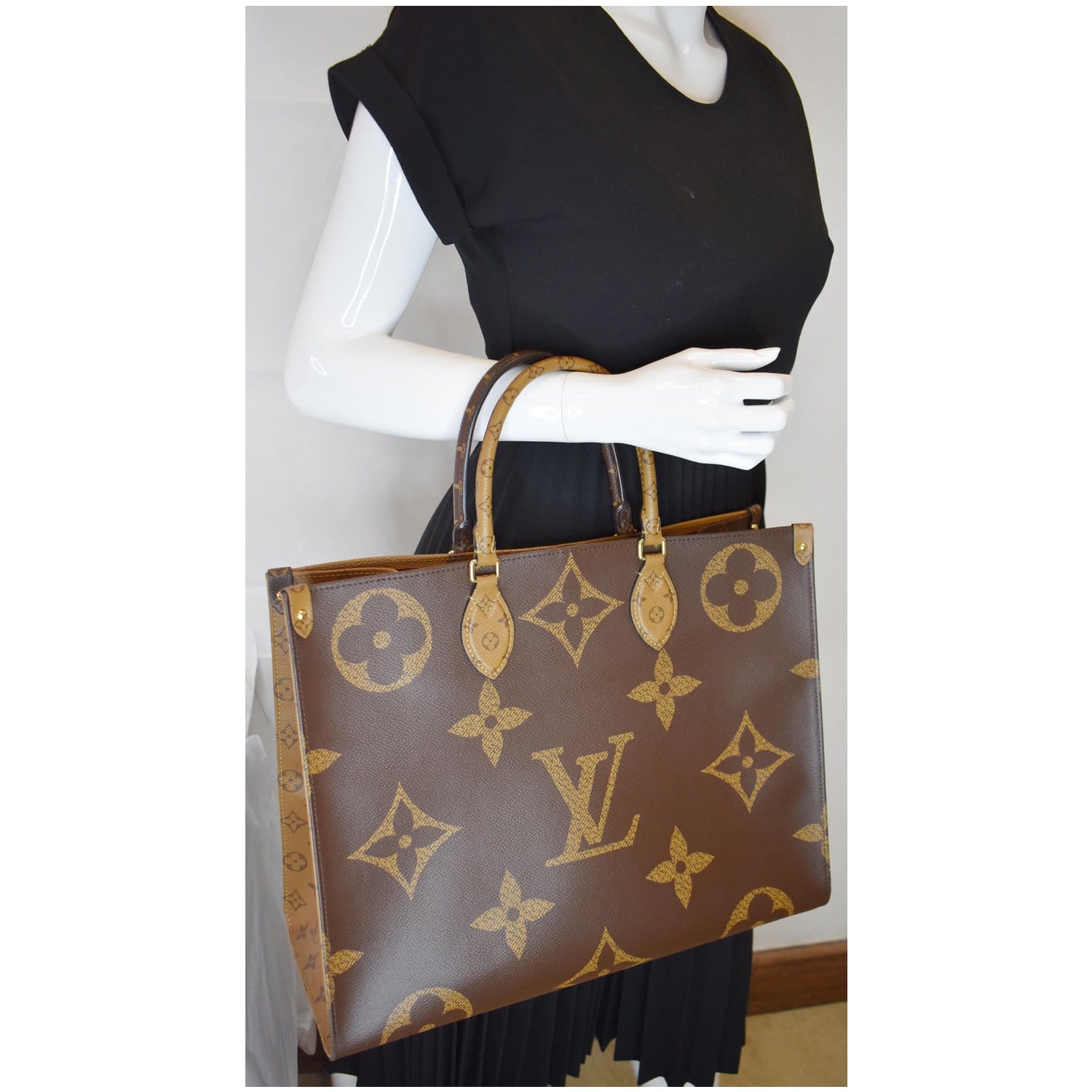 Louis Vuitton Ebene Reverse Giant Monogram Handbag