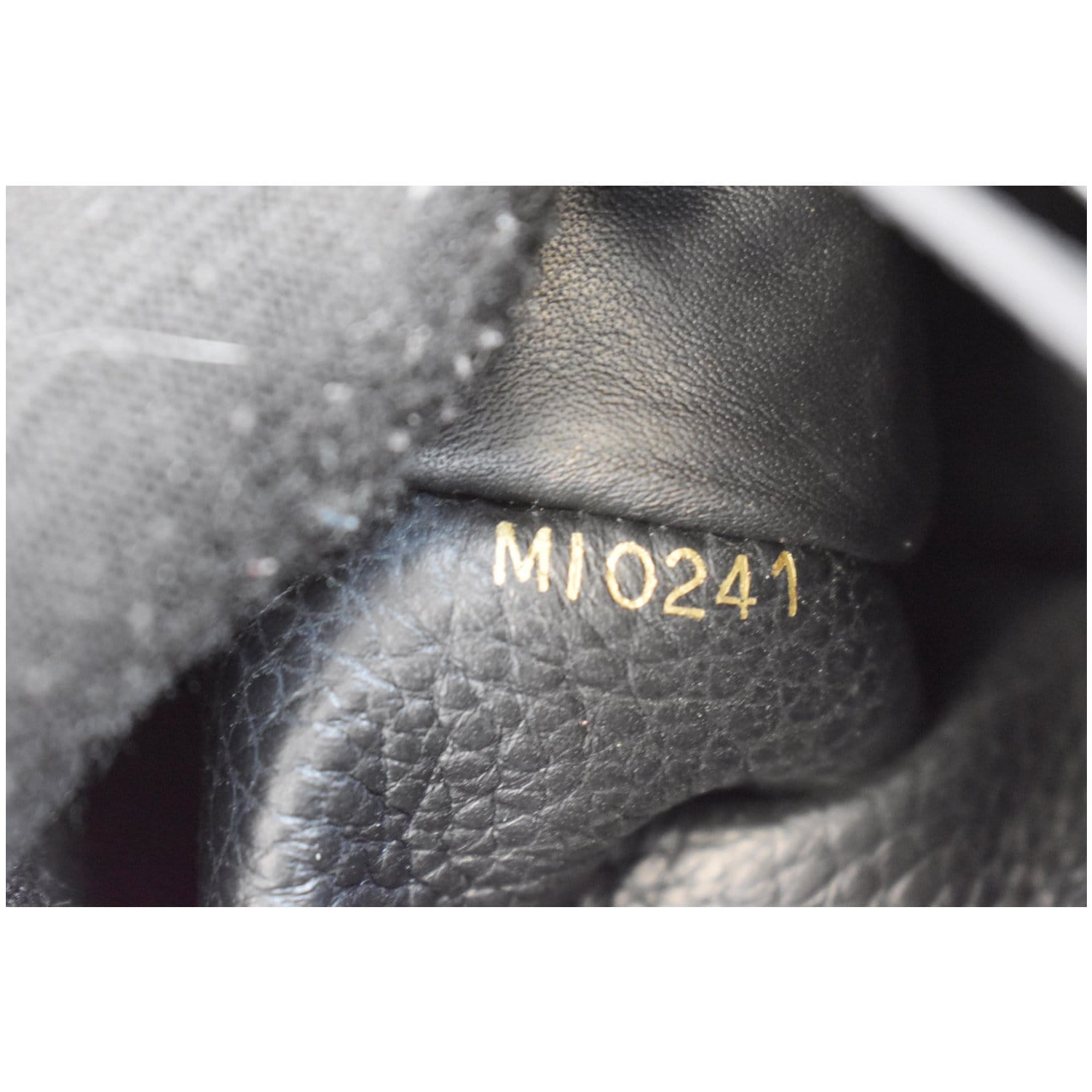 Louis Vuitton Black Taurillon Leather Capucines Flower Wallet - Yoogi's  Closet