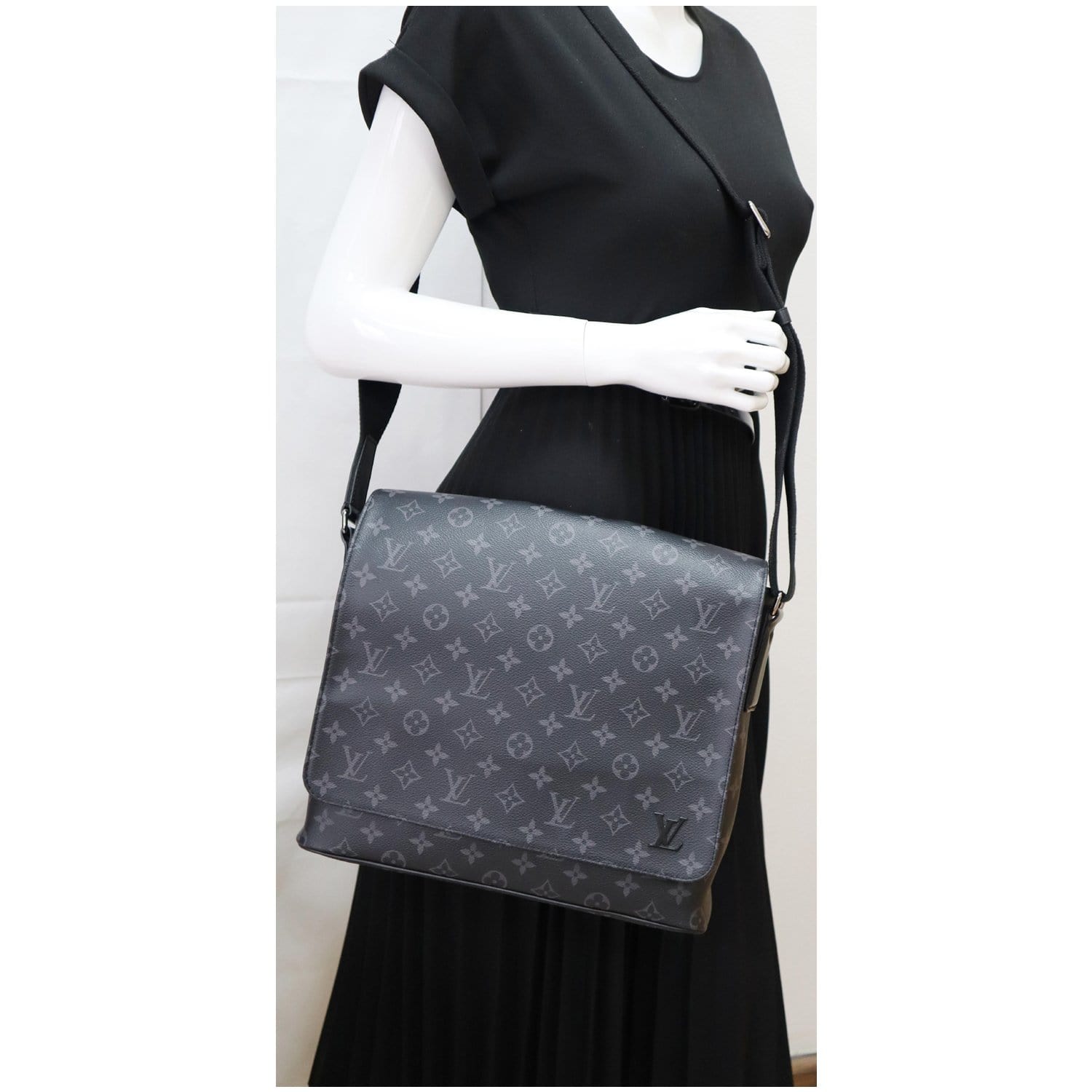 Louis Vuitton District Messenger Bag Monogram Eclipse Canvas PM Black  225262110
