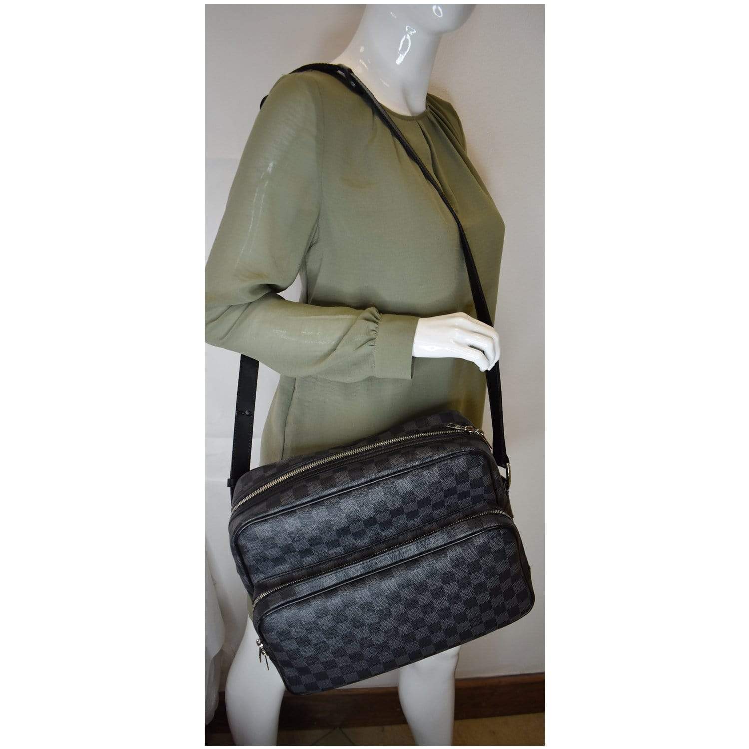 Shop Louis Vuitton DAMIER GRAPHITE Men's Messenger & Shoulder Bags