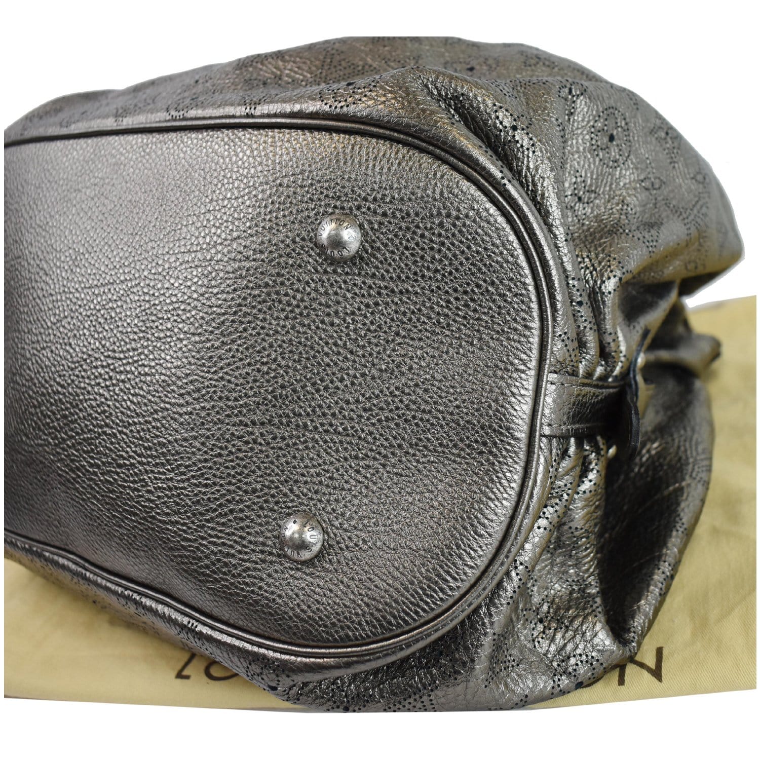 NEW LOUIS VUITTON XS HANDBAG MAHINA MONOGRAM PERFORATED BRONZE BAG Leather  ref.365075 - Joli Closet