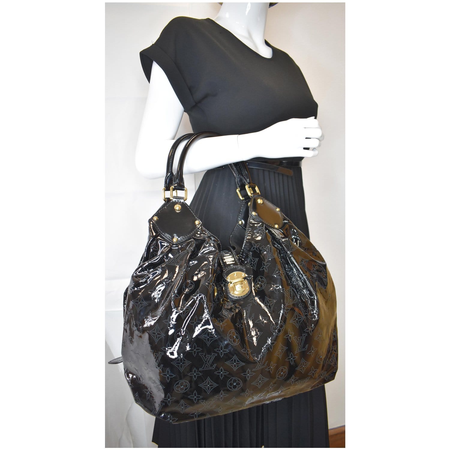 Louis Vuitton 2009 pre-owned Mahina XL shoulder bag