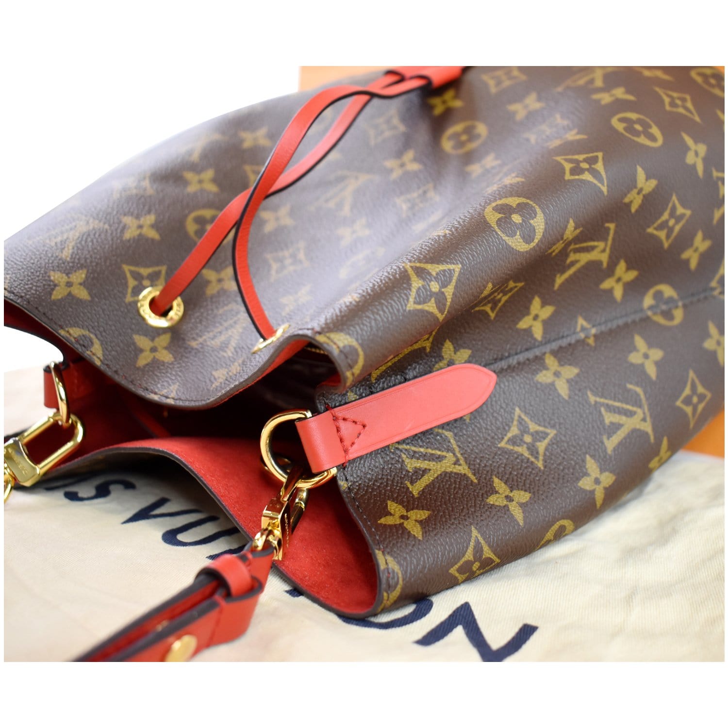 Louis Vuitton LV NeoNoe Handbag MM Brown Monogram Canvas.  Red/Poppy/Coquelicot 