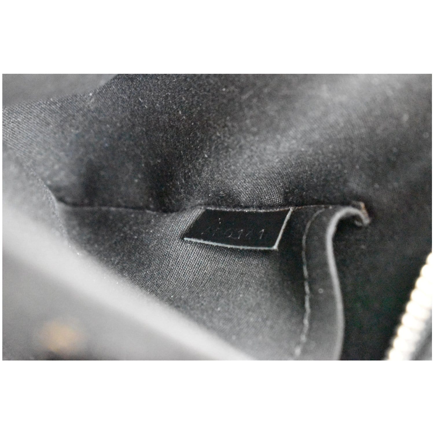 Louis Vuitton Vintage - Epi Madeleine PM Bag - Black - Leather and