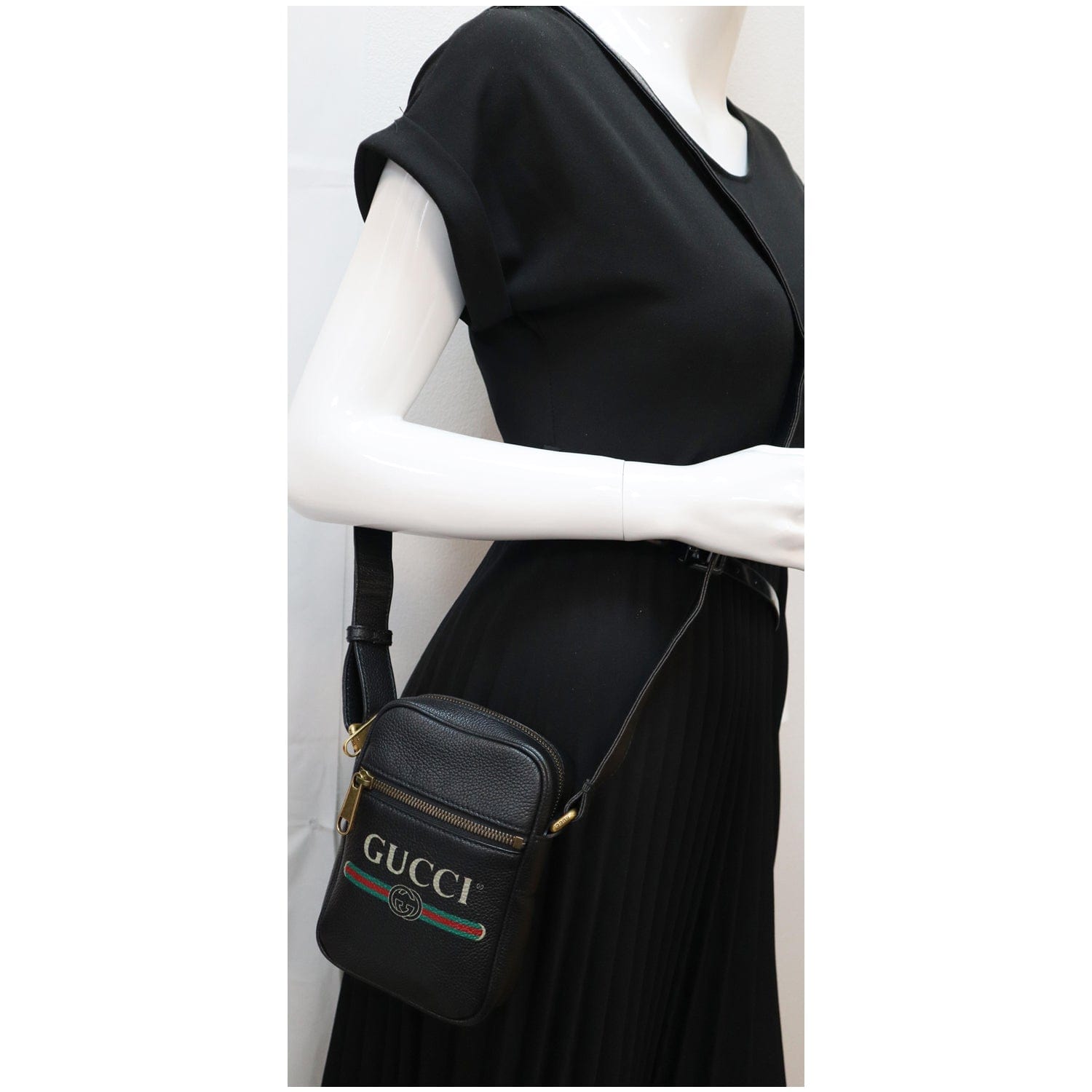 Gucci - Logo-Print Full-Grain Leather Messenger Bag - Black Gucci